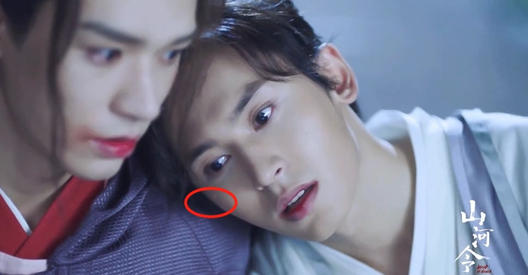 《山河令》最新花絮释出,温客行周子舒相靠落泪,cp感爆表