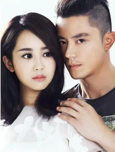 早年也是一对cp杨紫携霍建华深情甜蜜婚纱照写真拍摄