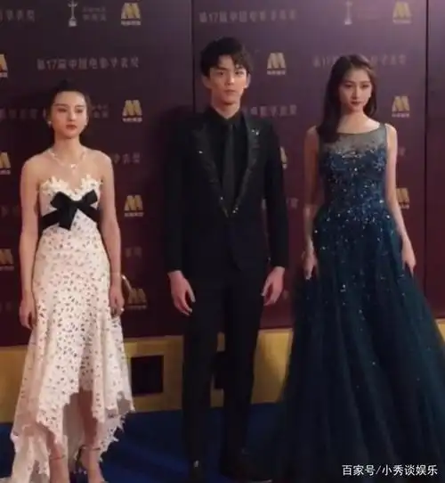 关晓彤与宋祖儿,相差7厘米,两人同框对比,才知身高有多重要