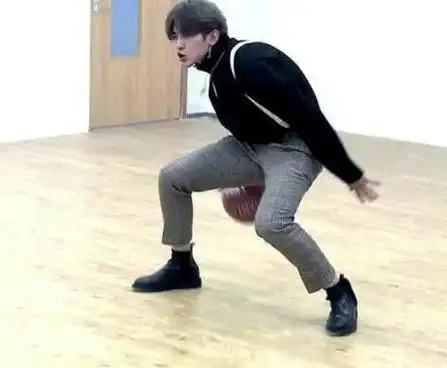 蔡徐坤打篮球真人头像搞笑