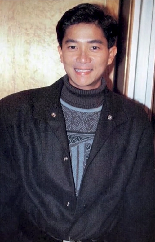 富婆曝陈百强私下真实性格因太感性要拍卖名表相识早于何超琼