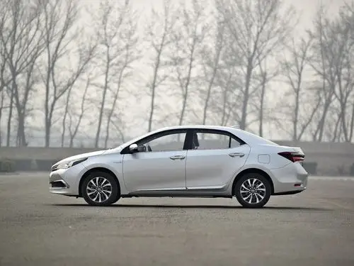 一汽丰田 卡罗拉 2016款 双擎 1.8l e-cvt旗舰版