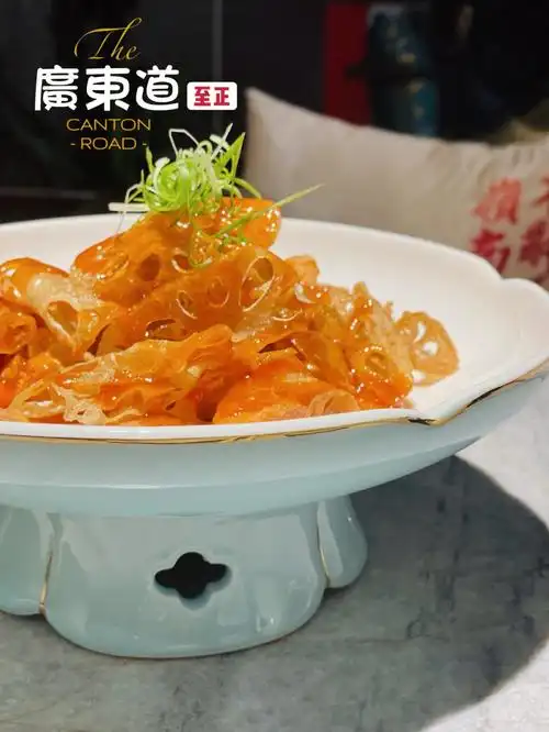 周末约上家人去聚餐,来到这家精致的粤菜餐厅99广东道至正,菜品精致