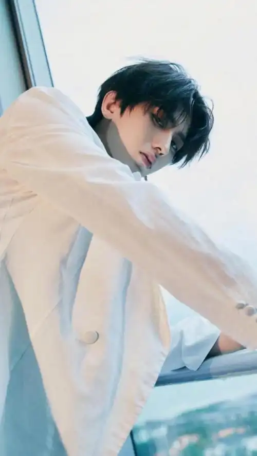 帅气少年蔡徐坤时尚魅力写真,高清图片,手机锁屏桌面-壁纸族