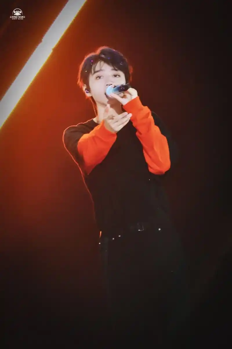 王俊凯# #tfboys十年之约演唱会# 我来存图