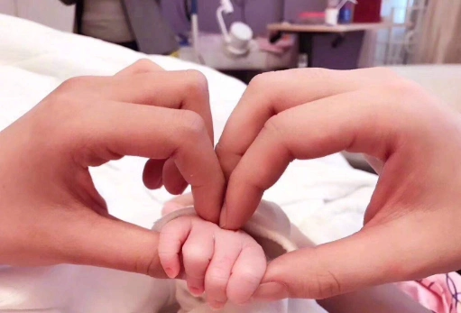 温馨一家三口款