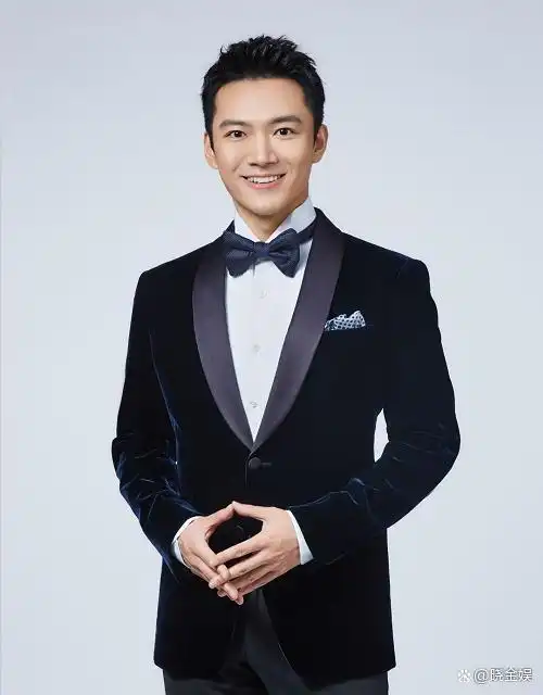 张韬:创纪录,系央视唯一一位同时主持春晚和秋晚的新生代男主持