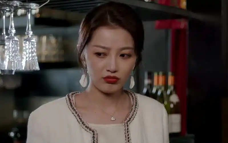 从请叫我总监到冰雨火换脸式演技出圈王秀竹火了