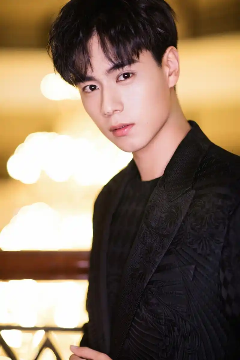 胡一天最新图片胡一天帅气图片