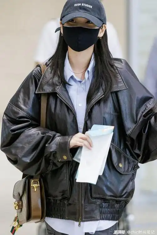 女明星机场穿搭,如何不露脸也能穿得美