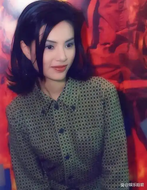 从"最美小龙女"到"过气艺人",孤身一人的李若彤,过得还好吗