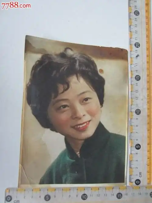 短发女子个人照老照片