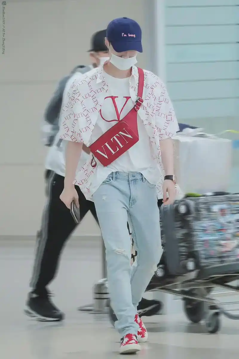 exo爱丽 #张艺兴#张艺兴机场 图.所以要做到怎样才能不 - 抖音