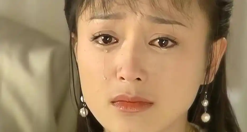 "五官乱飞"就别演哭戏,10位女星的仙女哭相绝了,样子楚楚可怜_眼泪_美