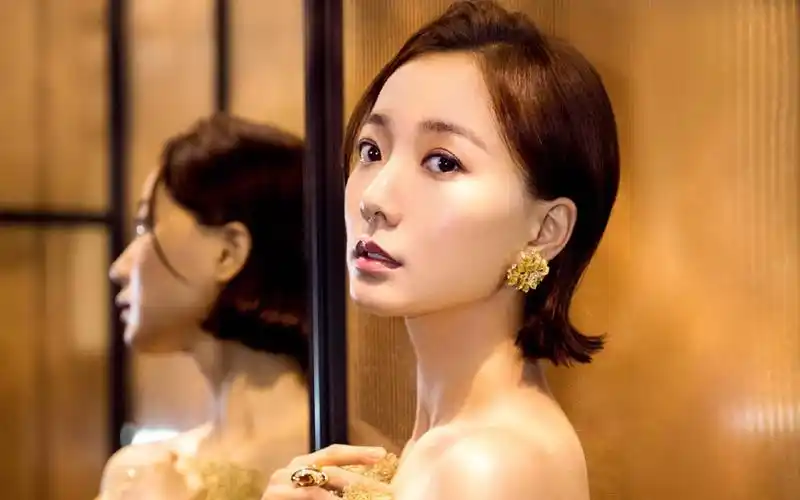 王珞丹优雅气质写真桌面壁纸