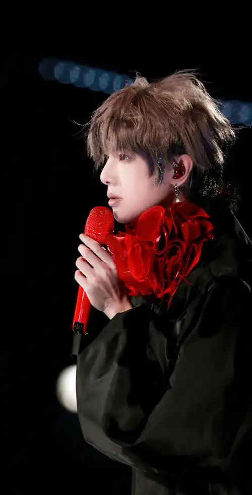 愚人节换头像##华晨宇2024向阳而生##2024华晨宇火星演唱会