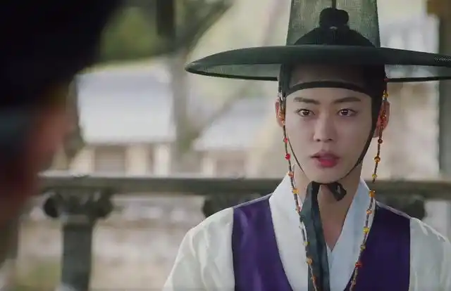 韩腐《柳书生的婚礼》,男扮女装,换回男装时候的样子真帅