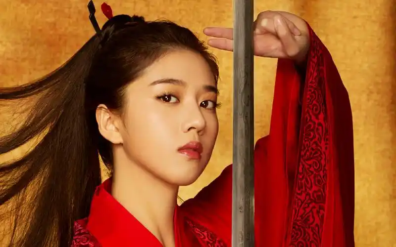 李凯馨飒爽古装写真桌面壁纸_大陆明星_壁纸下载_美桌网