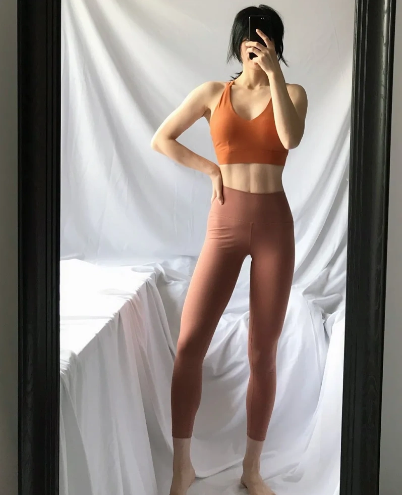 32岁辣妈晒照片无意走红,"马甲线"过于明显,一运动或是关键