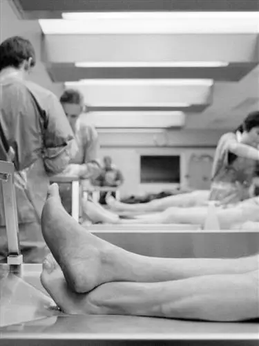 胆小慎入实拍真实法医解剖室组图