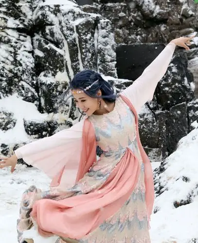 《幻城》少女莲姬将上线 白冰与金喜善分饰一角