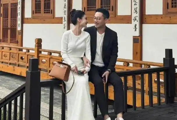 "王思聪"向汪小菲低头?还发文送祝福,怼天怼地的他怎么了