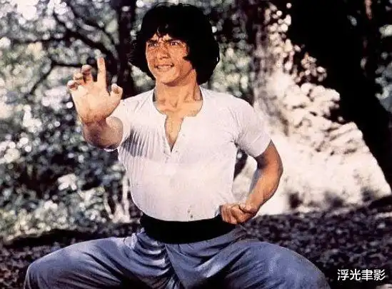 成龙被外借拍《醉拳》,全球卖了2200万美元,吴思远直呼:太赚了