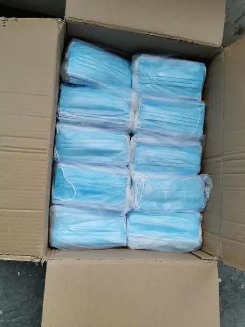 【番禺区教育局捐赠3600只医用口罩,按家庭人口每人10只分发给文葵村