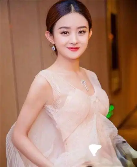 中分刘海怎么弄显气质女星宠爱的中分发型大公开