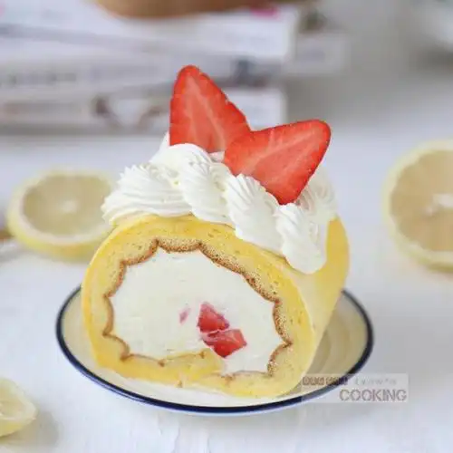 柠檬草莓蛋糕卷,简单又美味的人气甜点