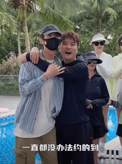 又曾与圈外人结婚,可惜离婚收场,后与莫少聪拍拖并生下儿子莫镐廉