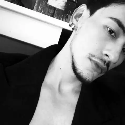 黑白头像男生冷酷霸气,每个人都有适合自己的活法