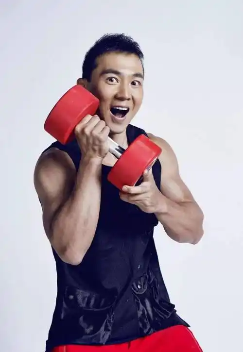 9张"明星减肥照"曝光:30岁后,你什么身材就什么命_刘畊宏_周杰伦_健身