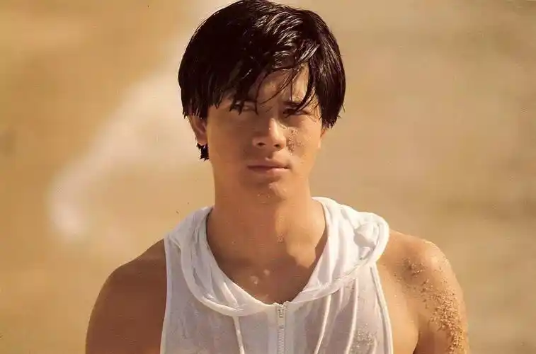 郭富城1992年年轻帅气精选写真集图片