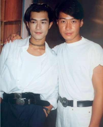 从白古到黑古,古天乐珍贵老照片,颜值秒杀所有与他合影的男明星