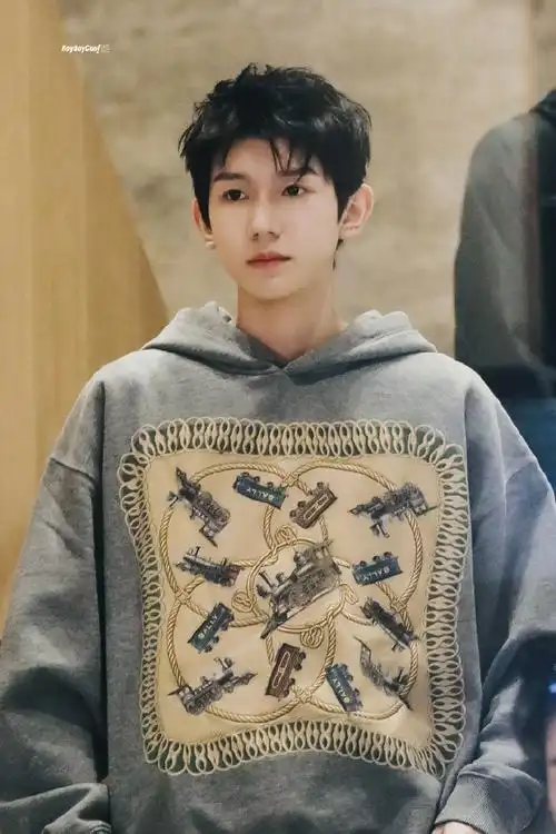 bally全球品牌代言人王源##王源米兰时装周探店