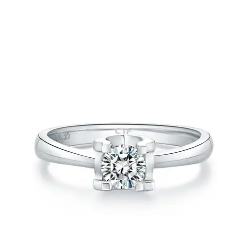 周大福 t mark 骄人系列18k金镶钻石戒指