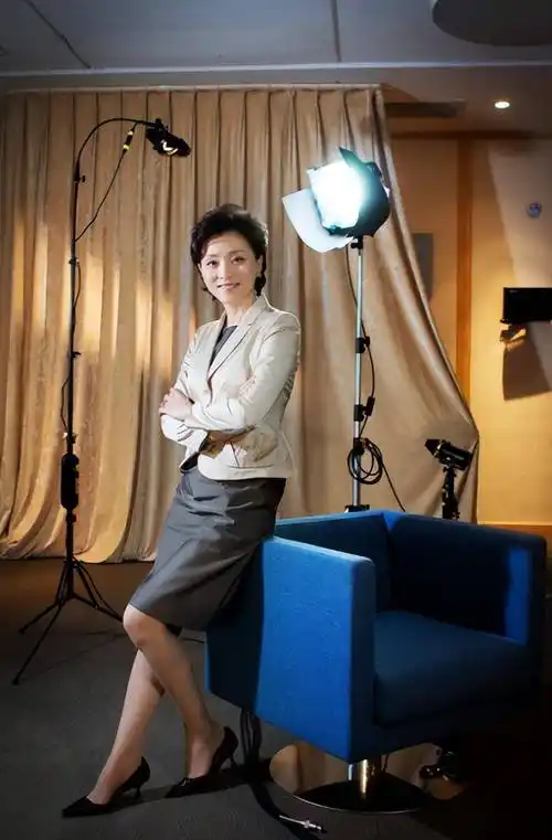 "央视才女"杨澜:巅峰期辞职 二婚嫁200亿身价富商 今状况如何?