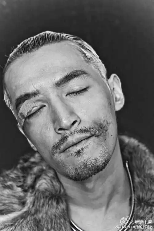 痞帅痞帅的老胡演绎粗汉形象,有木有觉得好带感