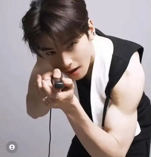 车银优健身前后对比9615,你喜欢车银优哪种身材呢_高清图集_新浪