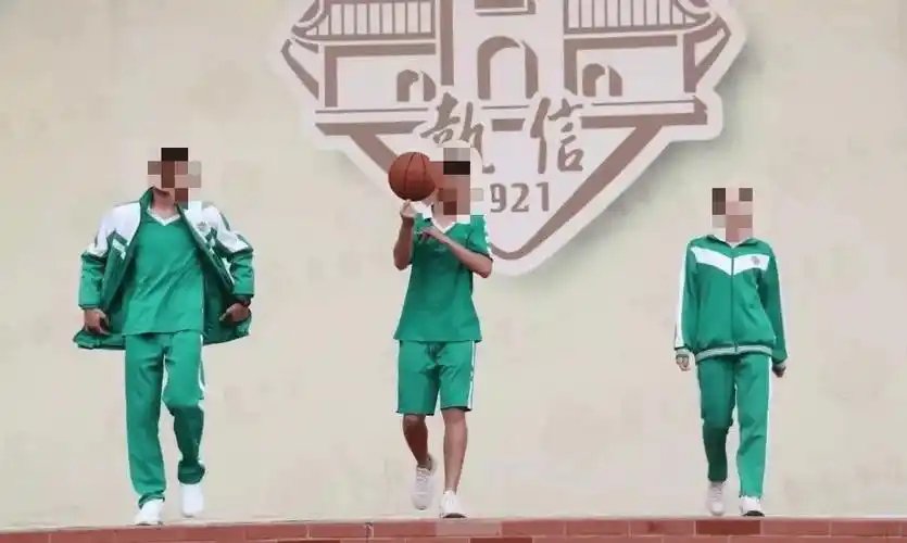 广州各中学校服大pk!谁家的最好看?