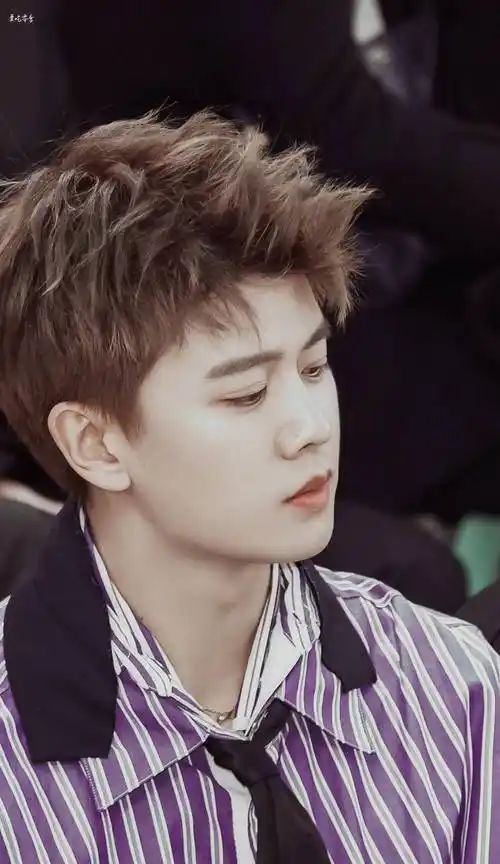 《向往的生活》:陆绎今夏现实喜同框,嘉伦抱得起松韵抱不动甘蔗