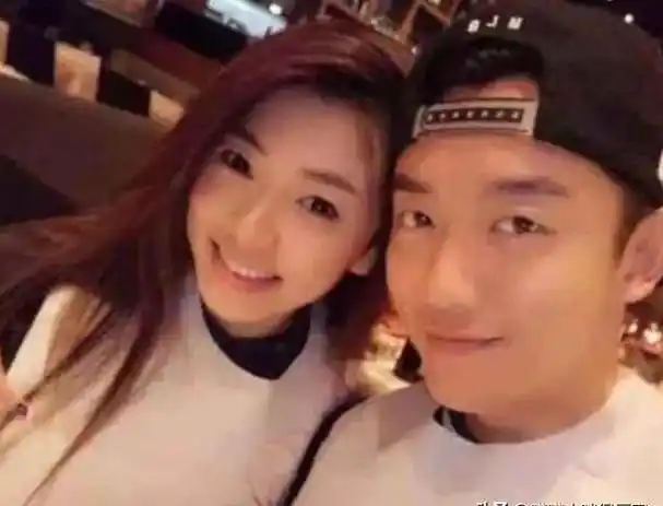 婚前是花花公子,婚后成模范丈夫,这4位男明星,变化太大