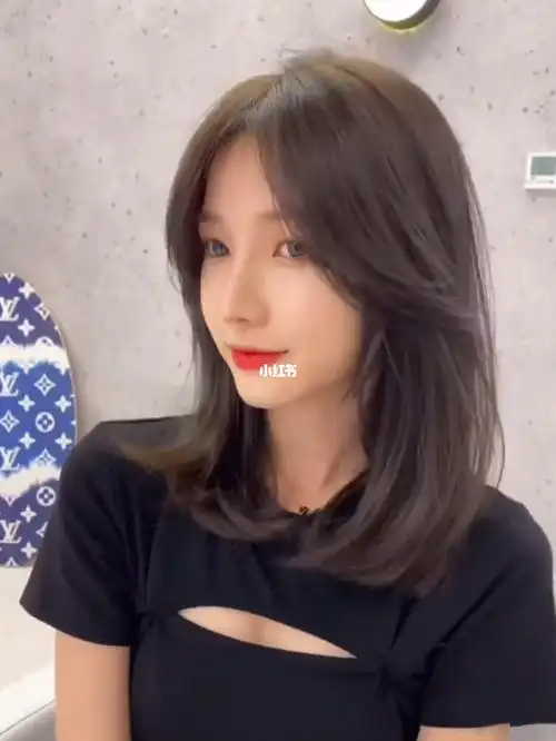 东莞女生减龄锁骨发气垫烫温柔耐看中发发型