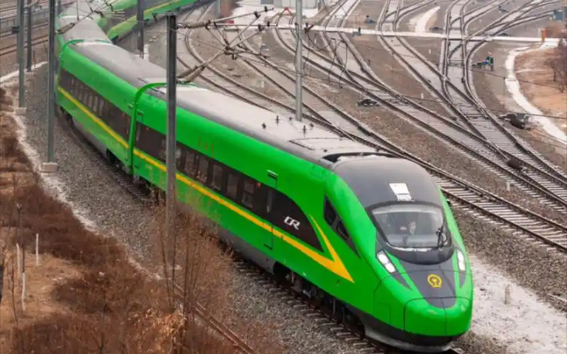 d766(西宁-->成都东)cr200j动车组苍溪站进站