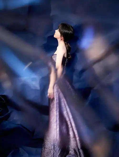 谭松韵的一身仙女气质更高级纯色搭配更显比例看起来真像精灵