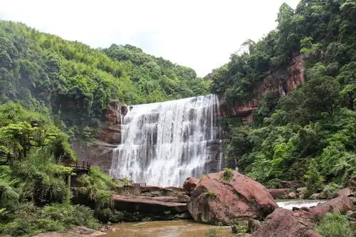 赤水丹霞 十丈洞 - 美篇