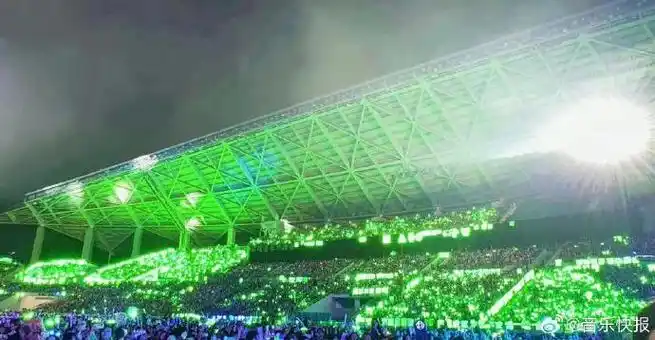 王源绿海##qq音乐巅峰盛典