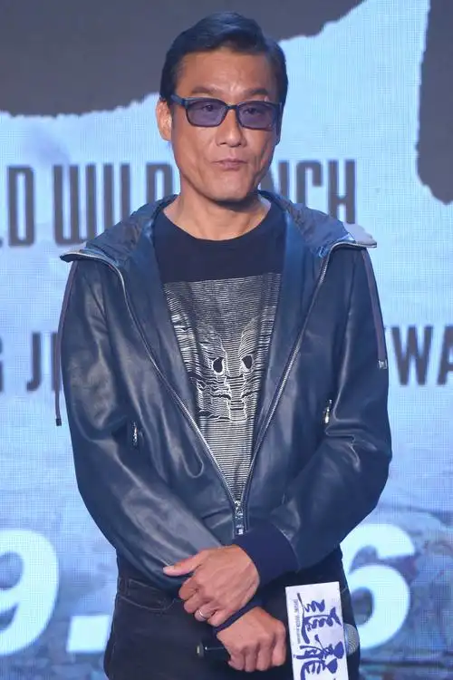 电影发布会现场梁家辉获封"榴莲杀手",聚焦"世纪悍匪"!