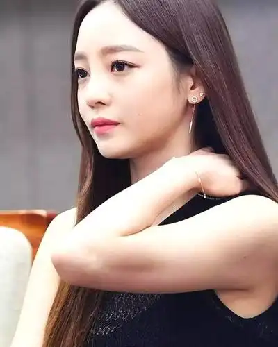 具荷拉事件有后续友人爆料她是先被男方踢醒事发当天监控曝光